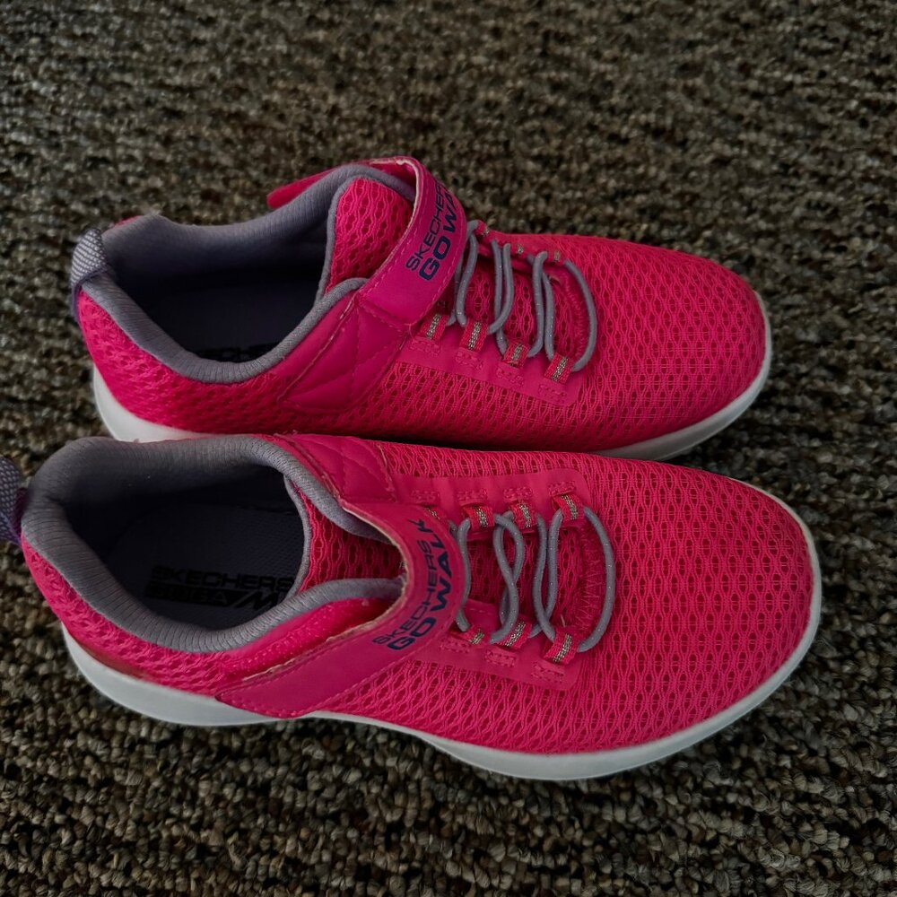Sketcher Girls Slip On Sneakers - Size 11C